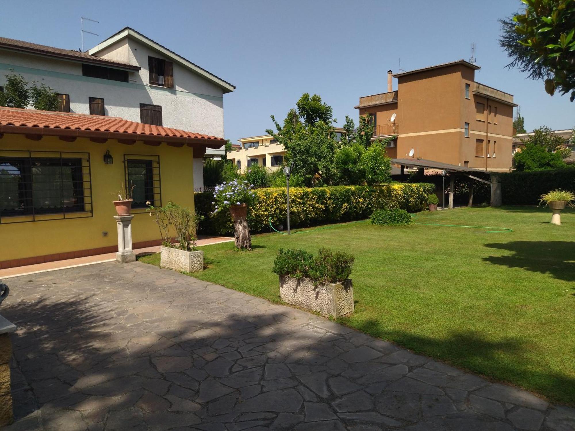 Lochaletcivico46 Roma Esterno foto